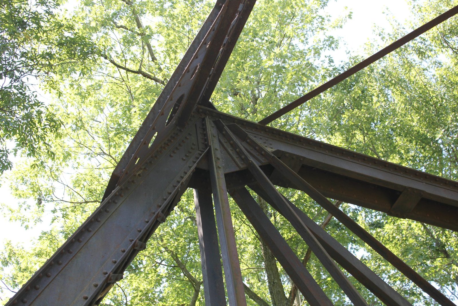 Upper angle connection
